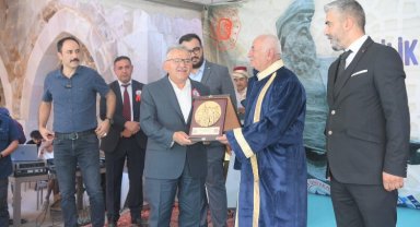 Kayseri protokolünden Sultanhanı Kervansarayı'nda Ahilik kutlaması