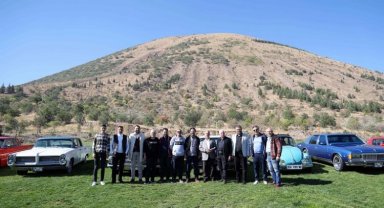 Klasik otomobiller Ali Dağı'na yakıştı