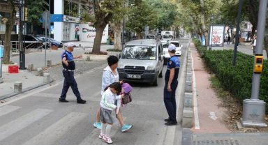 Kocaeli Zabıtası okul önlerinde