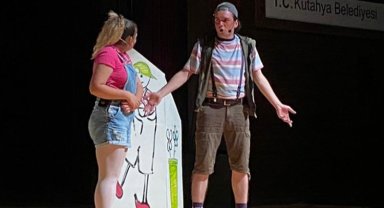 Kütahya'da çocuklar için 'Asya ve Sakarcan' sahnelendi