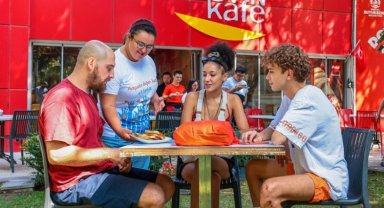 Mutluluğun adresi Down Kafe misafirlerini bekliyor