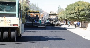 Nevşehir'de 2000 Evler TOKİ'de sıcak asfalt çalışması