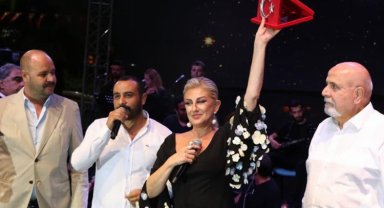 'Nostalji Kraliçesi' Manisalıları mest etti