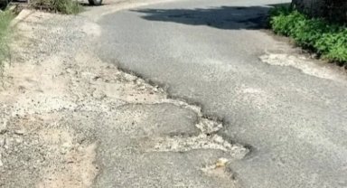 Rize Pazar'da Aktepe Grup Yolu köstebek yuvası gibi!