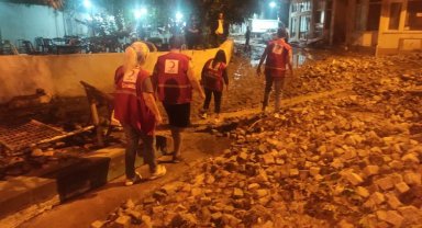 Türk Kızılay ekipleri Bursa Mudanya'da yardıma koştu