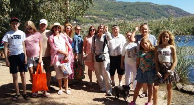 Ukraynalı çocuklar okul öncesi Akyaka'da moral depoladı