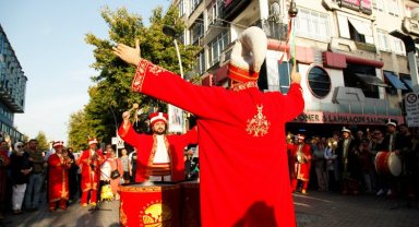 Ver 'mehter'i Sakarya!