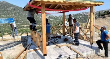 Antalya Büyükşehir'den ilçelere kent mobilyası desteği