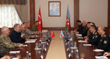 Bakan Akar Azerbaycan'da temaslarını sürdürüyor