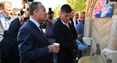 Bakan Bozdağ Bursa'da çorbayı çeşmeden içti
