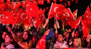 Bursa Mustafakemalpaşa'da Cumhuriyet coşkusu