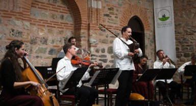 Bursa Osmangazi'de Macaristan ezgileri yankılandı