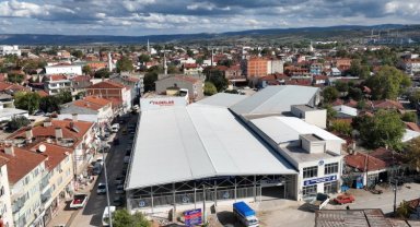 Bursa Yenişehir'de pazar alanında sona doğru