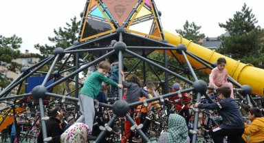 Bursa Yıldırım'ın çehresi parklarla güzelleşiyor