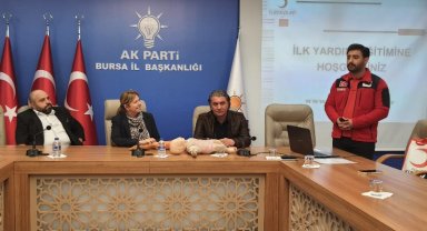 Bursa'da AK Partililere 'ilk yardım' eğitimi