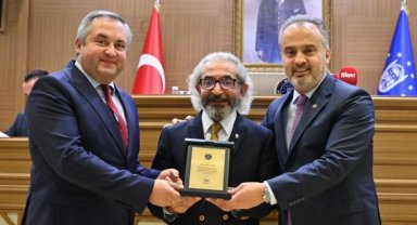 Bursa'da ayın vatandaşı ödülü Dr. Hüsamettin Olgun'a