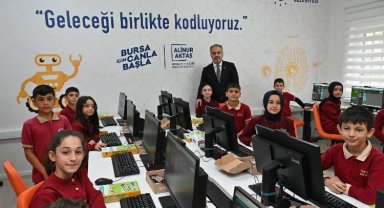 Bursa'da 'Bilişim Atölyeleri'ne devam