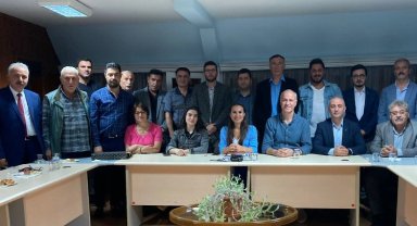 Bursa'da DEVA Partisi yöneticilerinden Artvin Vakfı'na ziyaret