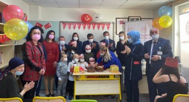 Bursa'da hastane sınıflarında Cumhuriyet coşkusu