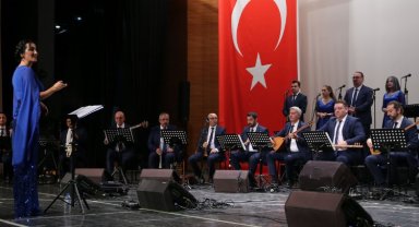 Bursa'da türkülerle Cumhuriyet coşkusu