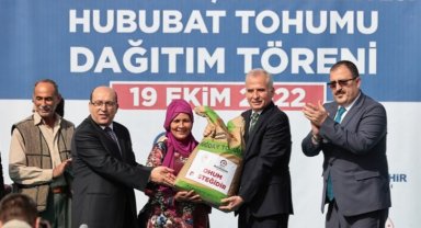 Çiftçinin yüzü Büyükşehir ile gülmeye devam ediyor