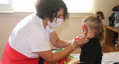 Çocuk Hastanesi'nde 'Çık Dışarıya Oynayalım' motivasyonu