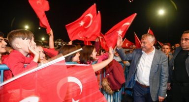 Cumhuriyet meşalesi Kozan'da yandı