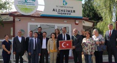 DEVA Partisi Kocaeli'de Alzheimer Yaşam Evi'ni gezdi