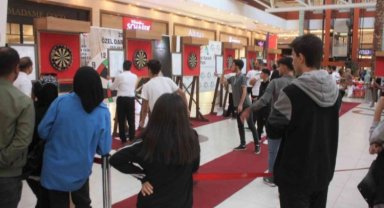 Diyarbakır'da AVM'de 'dart' keyfi