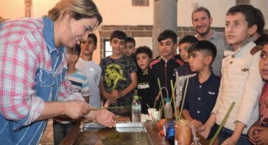 Diyarbakır'ın Bilgievi'nden Ebru Atölyesi'ne gezi