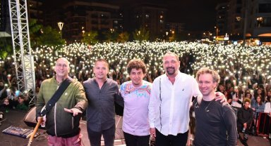 İzmir Çiğli'de Pinhani rüzgarı esti