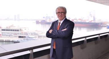 İzmir Türkiye'ye ihracatı öğretiyor