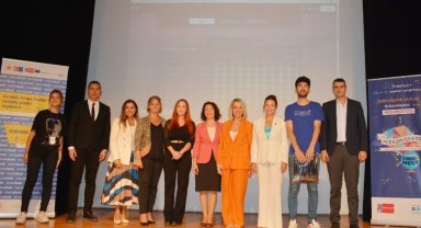 İzmirli gençlere Avrupa Birliği fırsatları tanıtıldı