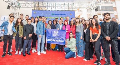 İzmirli gençlere muhteşem merkez