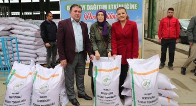 İzmit'te çiftçiye 83 ton Nusrat cinsi buğday tohumu