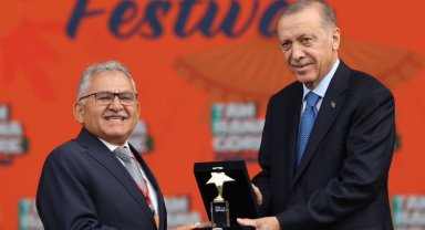 Kayseri Büyükşehir'e 'Değer Gençlik' ödülü