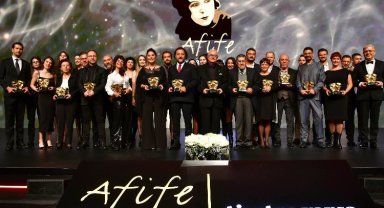 Kocaeli 'de yılın en başarılı oyunu Vişne Bahçesi