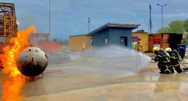 Kocaeli İtfaiyesi'nden üniversiteli gençlere eğitim