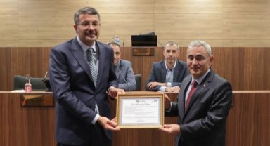 Kütahya Valisi'ne 'fahri hemşehrilik' beratı