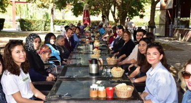 Manisa Büyükşehir'den iki jenerasyonu buluşturan anlamlı etkinlik