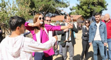 Manisa'da huzurevi sakinleri Spil Dağı havası aldı