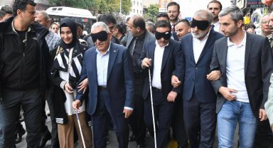 Memduh Büyükkılıç'tan engelliler için farkındalık yürüyüşü