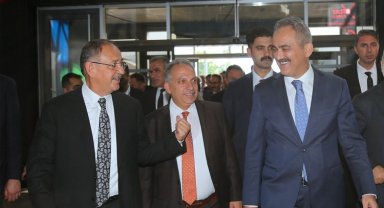 Mustafa Yalçın'dan Bakan Özer 'eğitim' sunumu
