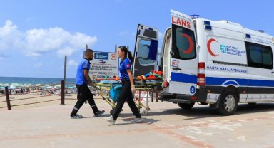 Sağlığa güvenli ulaşım mavi ambulans