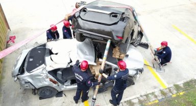 Sakarya Büyükşehir'in kurtarma timleri eğitimleri sürüyor