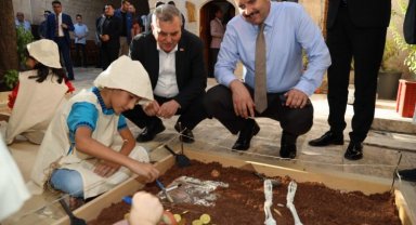 Şanlıurfa protokolü Sanat Sokağı'nda