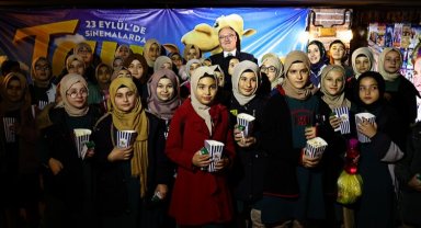 Sivas'ta çocuklar 'TAY' filmini ücretsiz izliyor