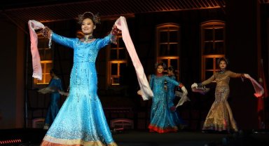 Türk kadının zarafeti Bursa'da podyuma yansıdı