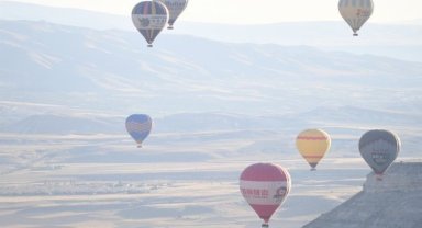 660 bin kişi balonla uçtu