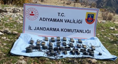 Adıyaman'da teröristlerin kullandığı çok sayıda telsiz ele geçirildi